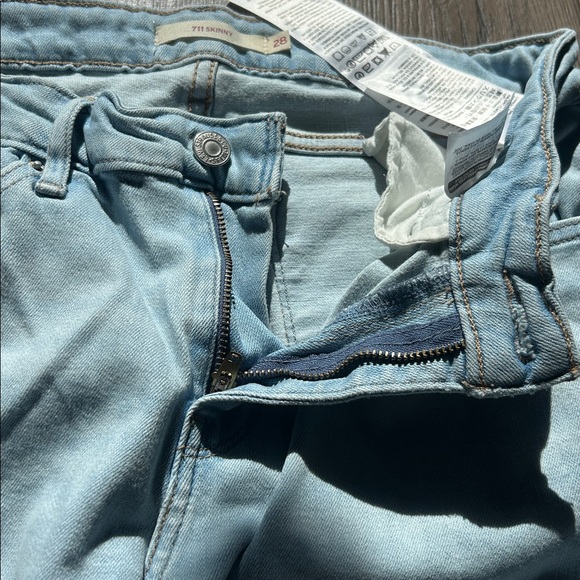 Levi's Women's Light Blue Skinny Jeans - Picture 6 of 7
